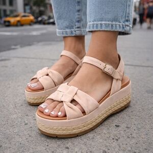 UGG Neusch Platform Sandal Peach Fuzz Suede